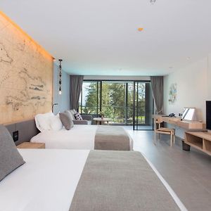 Deluxe Zimmer mit Schwimmbadblick